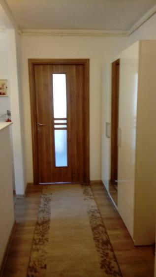 Apartament cu 2 camere decomandat, mobilat în Calea Dumbrăvii