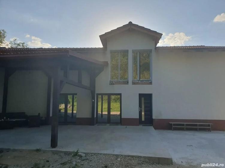 Casă cu 3 camere cu Teren 880 Mp în Văliug