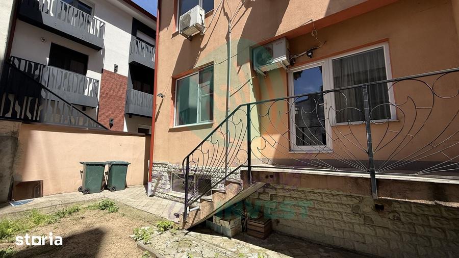 Casă cu 10 camere cu Teren 182 Mp în Cișmigiu