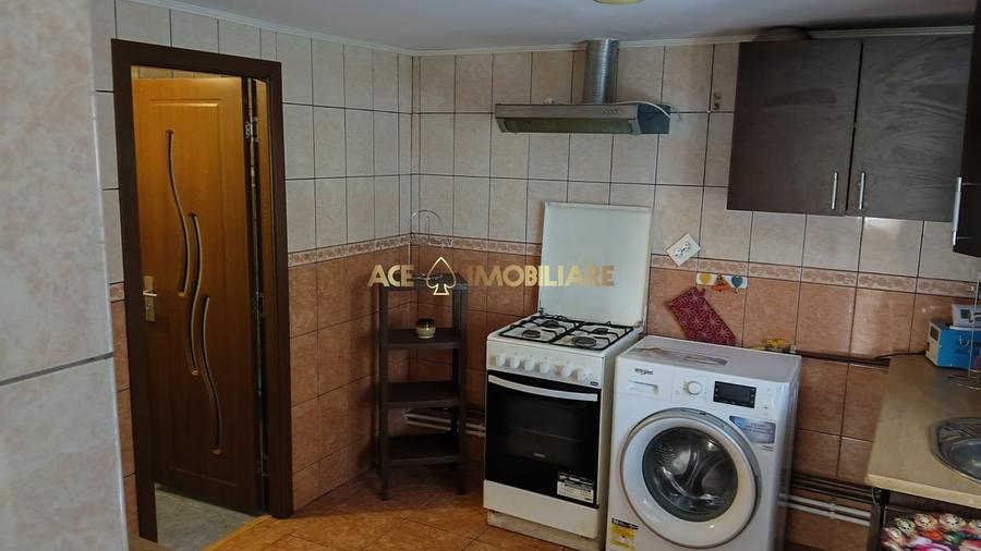 Apartament cu 2 camere decomandat, mobilat în Regie