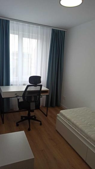 Apartament cu 3 camere semidecomandat în Central
