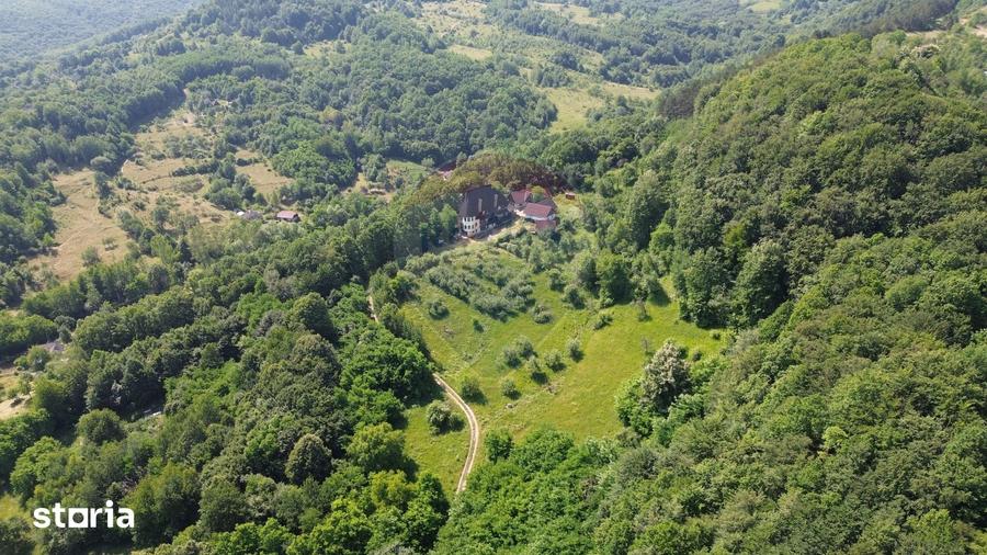 Casă cu Teren 24700 Mp în Copalnic