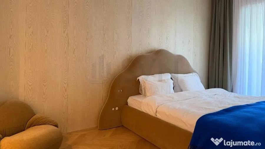 Apartament cu 3 camere semidecomandat, mobilat în Dacia