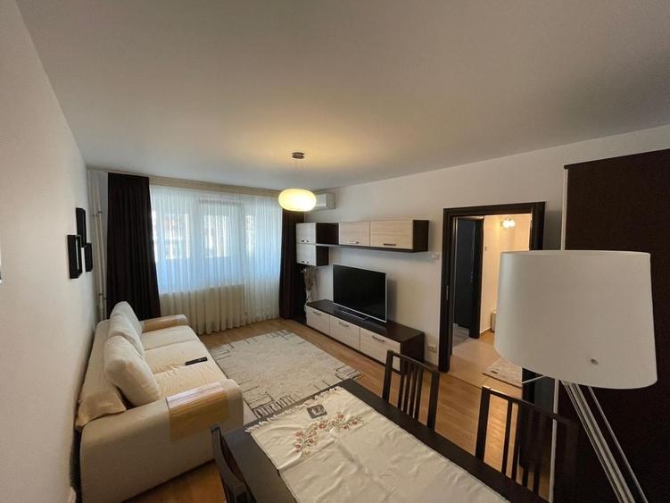 Apartament cu 2 camere decomandat în Banu Manta