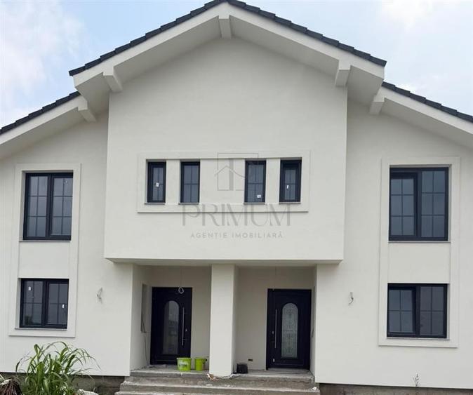 Duplex cu 5 camere cu Canalizare în Moșnița Nouă