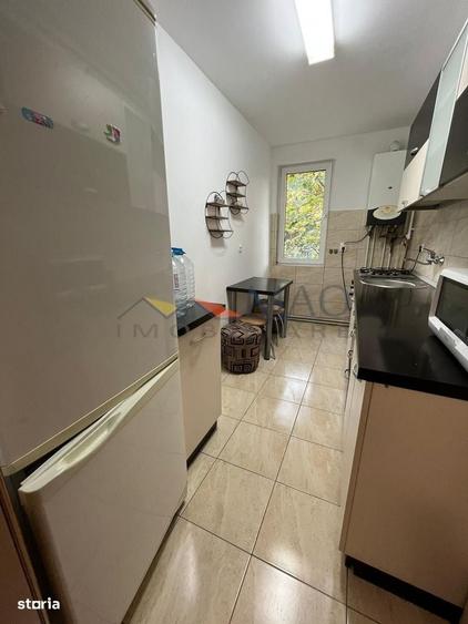 Apartament cu 4 camere decomandat în Cornișa
