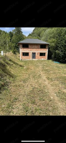 Casă cu Teren 1000 Mp în Central