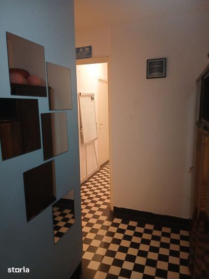 Apartament cu 2 camere decomandat în Victoriei