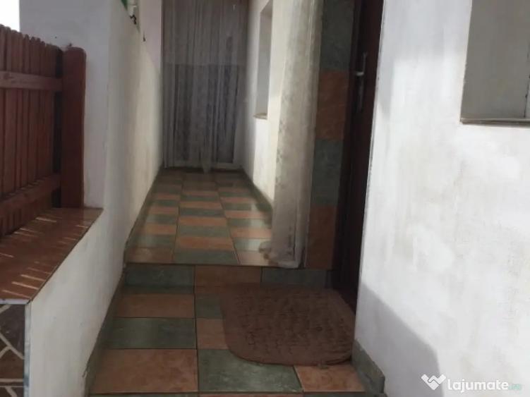 Casă cu 5 camere cu Teren 1007 Mp în Aranghel