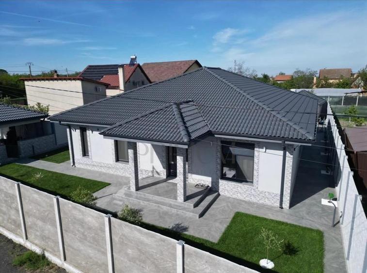 Casă individuală cu 5 camere cu Canalizare în Sânmihaiu Român