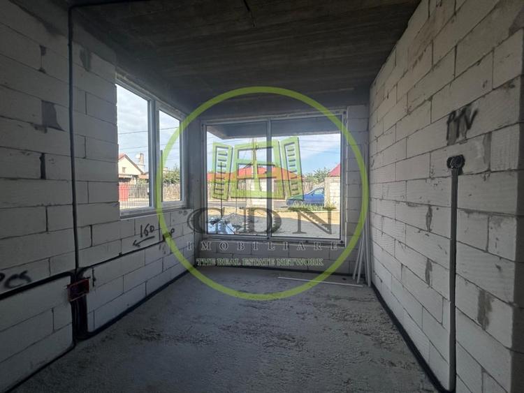 Casă individuală cu 4 camere cu Canalizare în Bariera Vâlcii