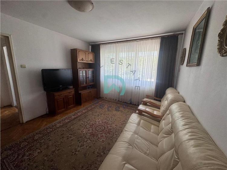 Apartament cu 2 camere semidecomandat în Centrul Civic