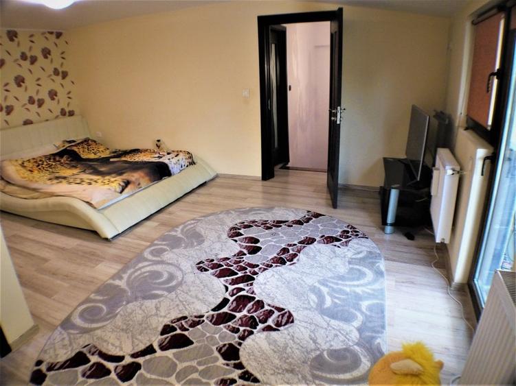 Casă individuală cu 4 camere cu Canalizare în Ultracentral