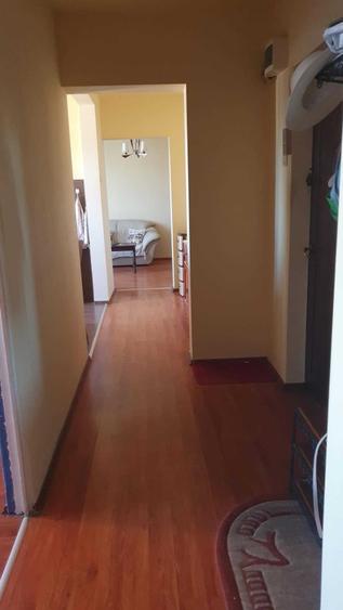Apartament cu 4 camere semidecomandat în Brâncoveanu