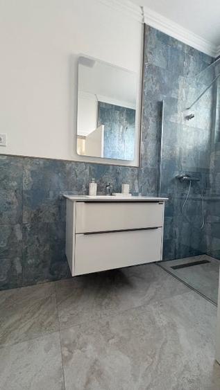 Apartament cu 3 camere decomandat, mobilat în Faleza Nord