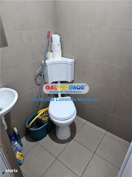Spațiu comercial, de 500 mp, în Industrială