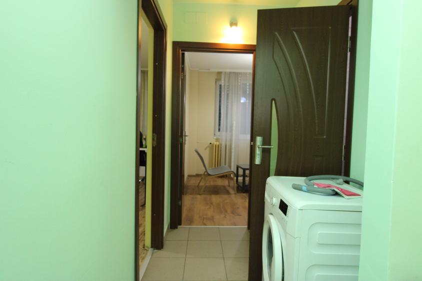Apartament cu 3 camere decomandat în Drumul Taberei