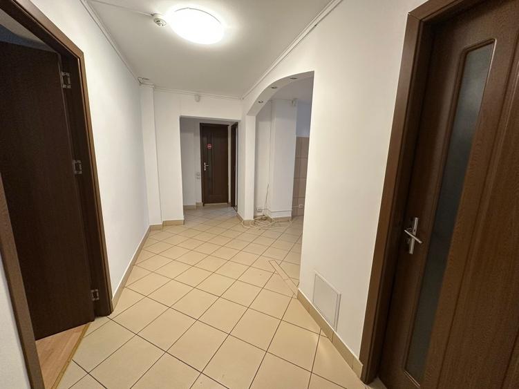 Apartament cu 4 camere decomandat în Vitan Mall