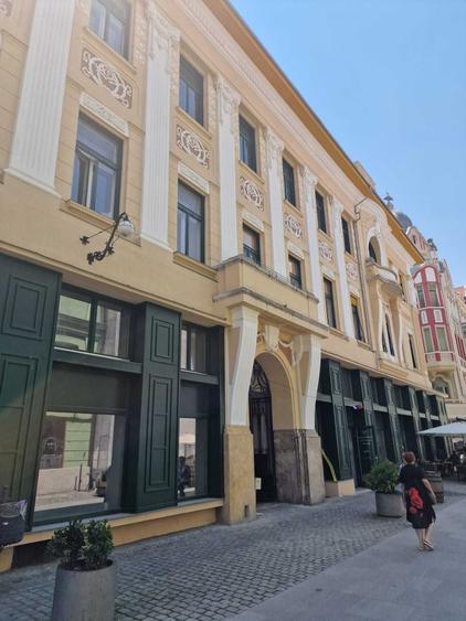 Spațiu comercial, de 140 mp, în P-ța Unirii