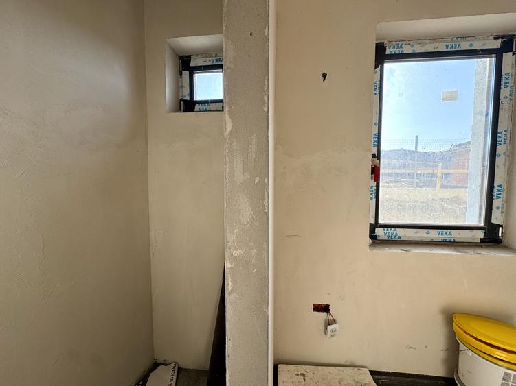 Casă individuală cu 4 camere cu Canalizare în Chinteni