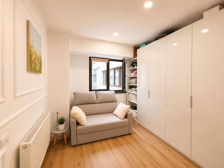 Apartament cu 3 camere semidecomandat, mobilat în Pipera