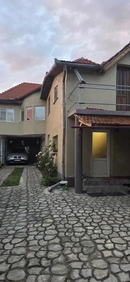 Casă cu 5 camere cu Teren 500 Mp în Central