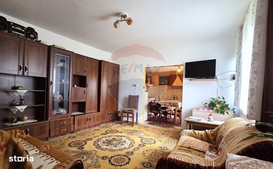 Casă cu 3 camere în Dumbrăvioara