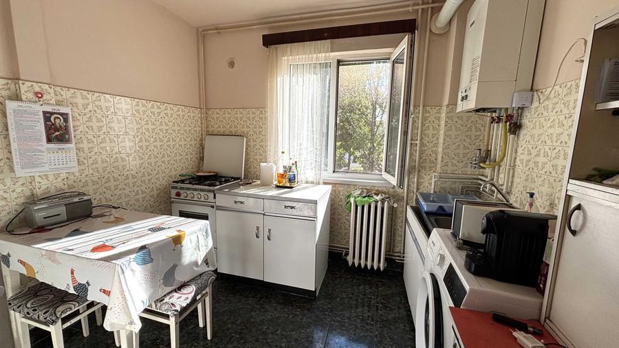 Apartament cu 4 camere semidecomandat în Mănăștur