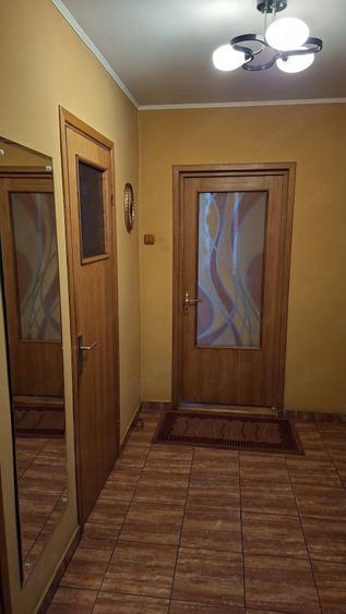 Apartament cu 4 camere decomandat în Titan