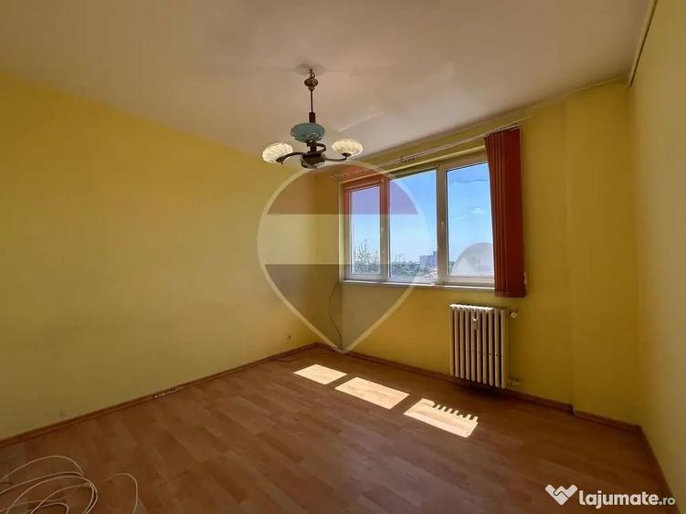 Apartament cu 2 camere semidecomandat în 1 Mai
