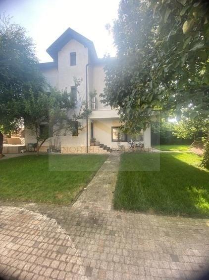Casă individuală cu 5 camere cu Canalizare în Apărătorii Patriei