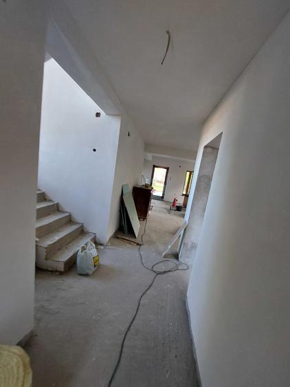Casă cu 4 camere în Exterior Vest