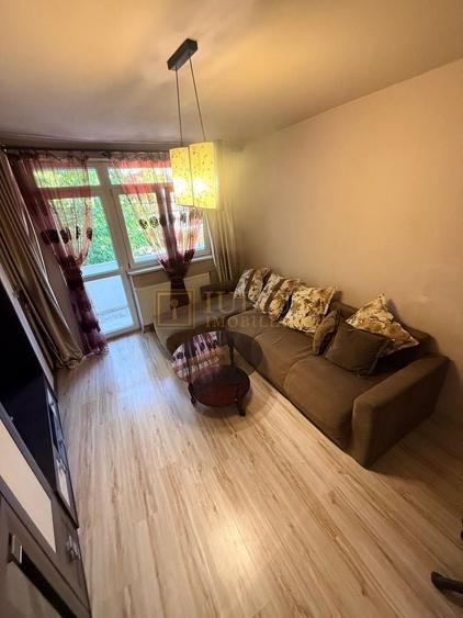 Apartament cu 3 camere decomandat, mobilat în Complex Studențesc