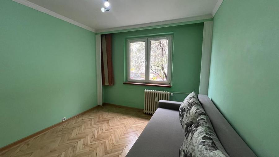 Apartament cu 3 camere decomandat, mobilat în Dristor