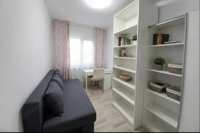Apartament cu 4 camere decomandat, mobilat în Lipovei