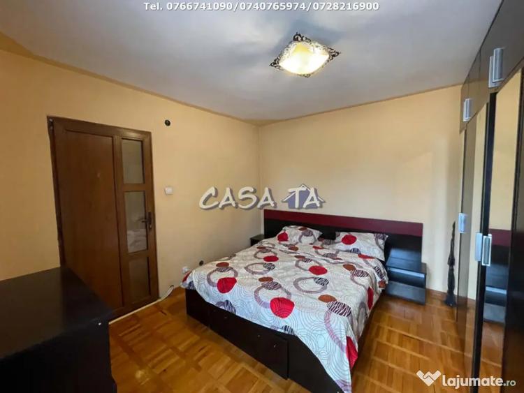 Apartament cu 4 camere decomandat în Central