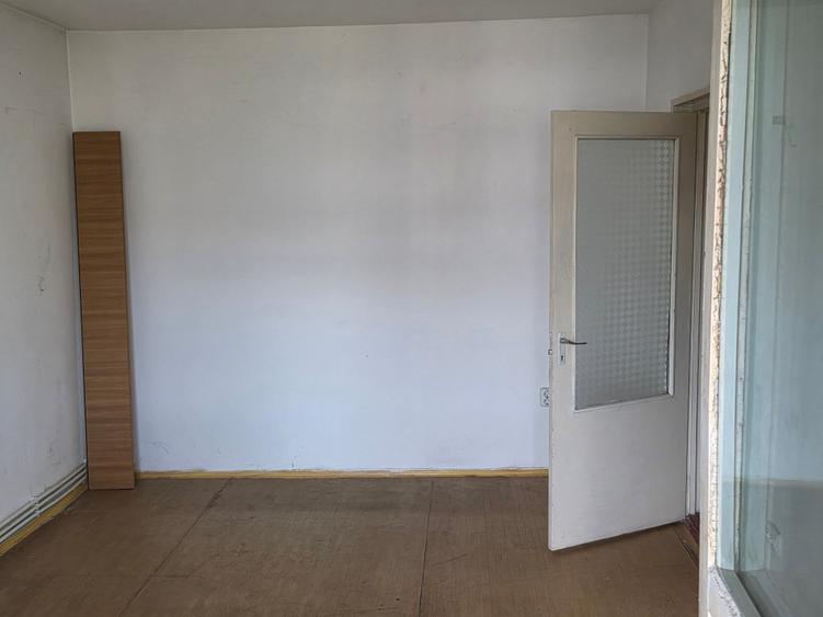 Apartamente 2 camere Micro20 et3/4 ,centrala,2 Balcoane  64 000 euro neg - 1