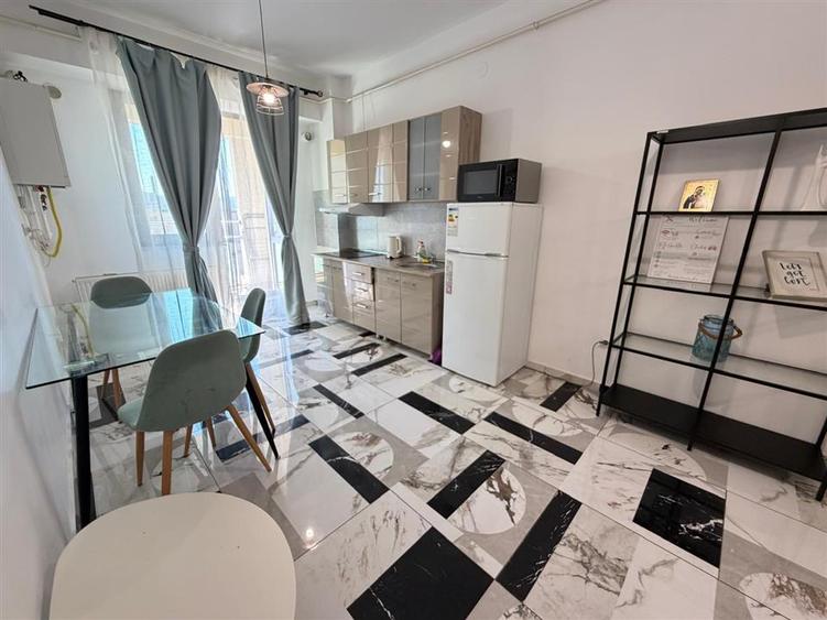 Apartament cu 2 camere decomandat în Ultracentral