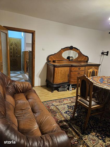 Apartament cu 3 camere decomandat în Griviței