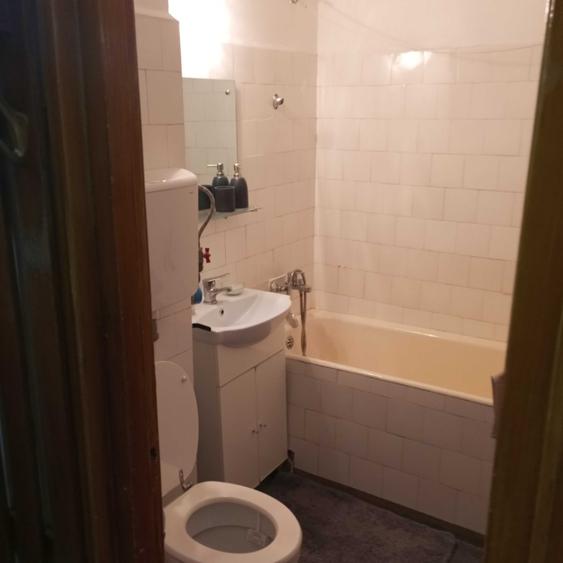 Garsonieră decomandată în Central