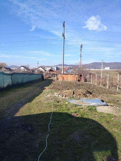 Teren de 2100 mp, în Central