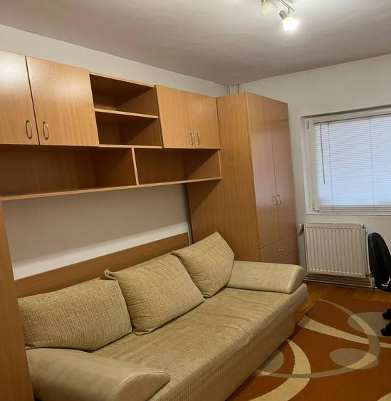 Apartament cu 3 camere decomandat în Mărăști