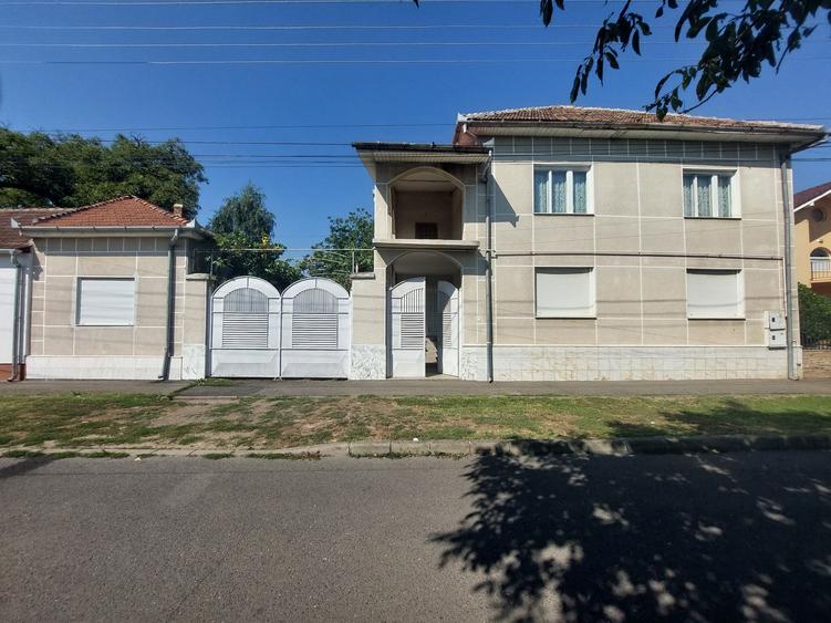 Casă cu 4 camere în Variașu Mic