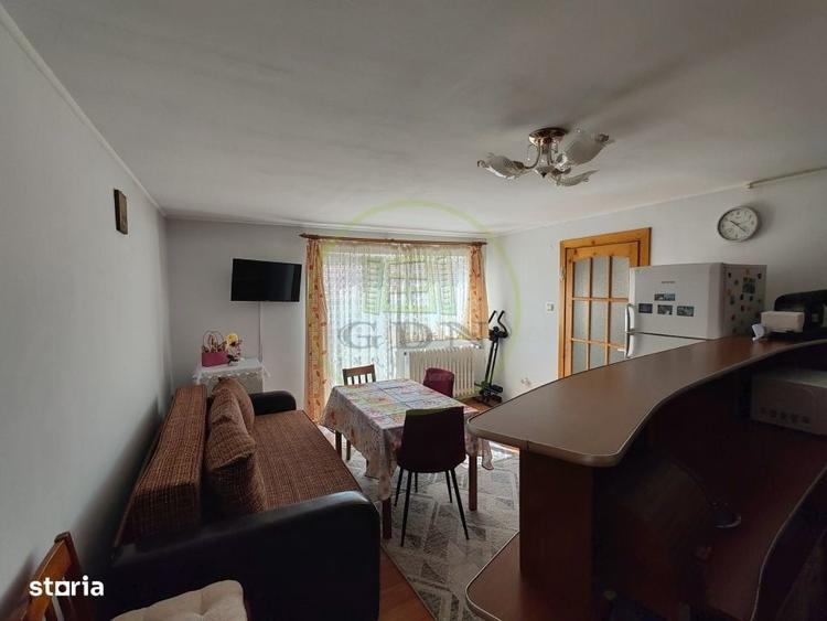 Apartament cu 3 camere decomandat în Sub Arini