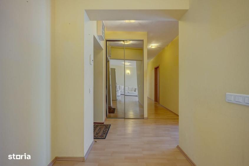 Apartament cu 4 camere decomandat în Titan