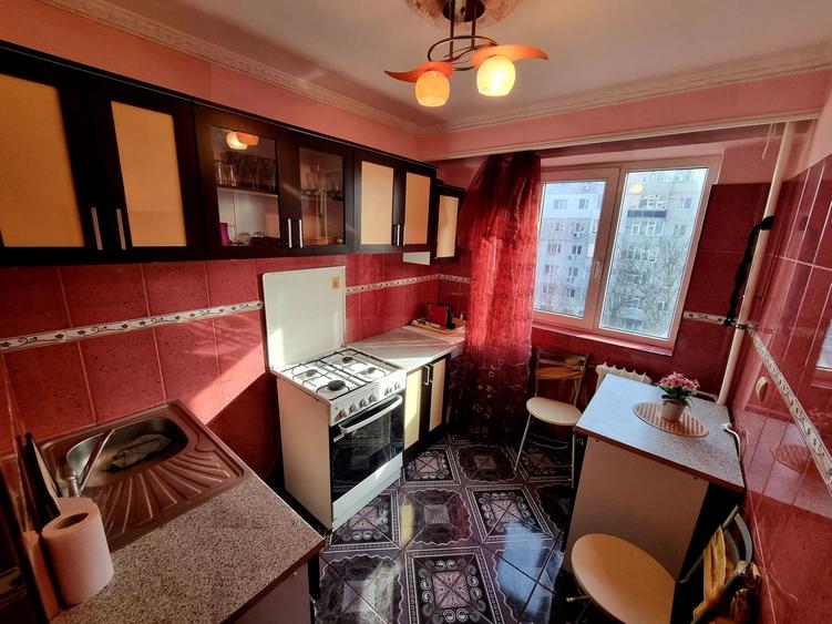 Apartament cu 3 camere decomandat, mobilat în Km 4-5