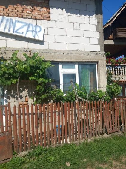Casă cu 4 camere în Domnești
