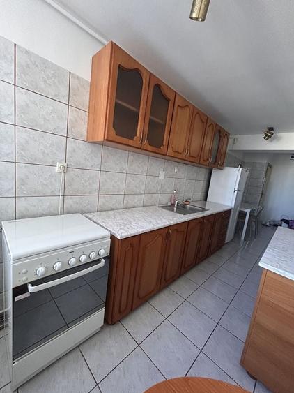 Apartament cu 3 camere decomandat în Dacia