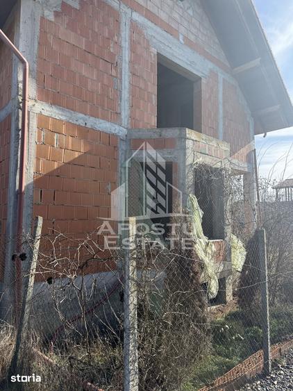 Casă cu 4 camere cu Teren 637 Mp în Covaci