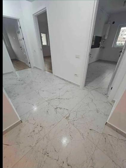 Apartament cu 2 camere decomandat în Titan